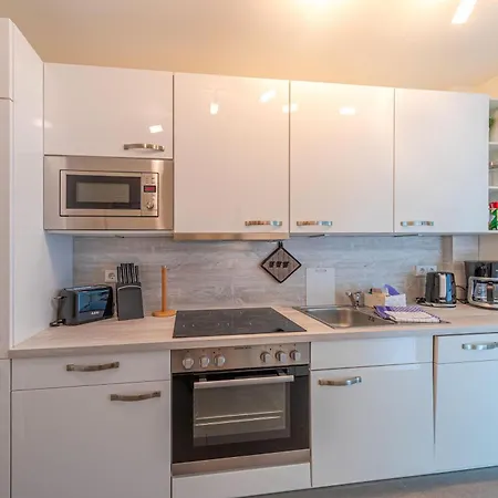 Atlantica - In Der Hafenresidenz Mit Wellness & Mueritzblick * Waren